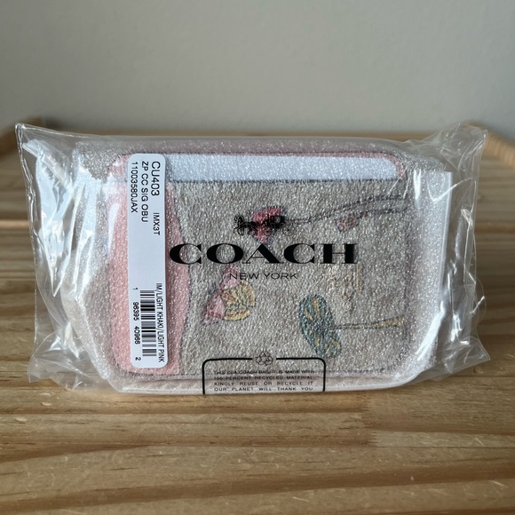 Coach Card Case🎈🎈 - Picture 9 of 9